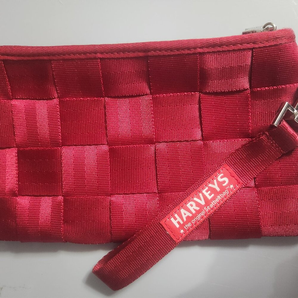 Harveys Red Wristlet - OG Star Pull Seatbelt Bag